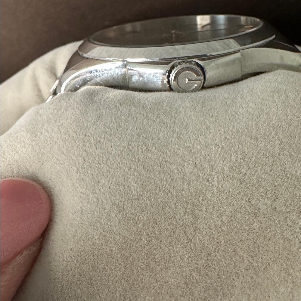 Authentic Gucci Watch. - image 4